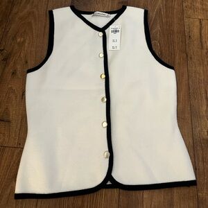 Abercrombie White Sleeveless Button-Up Top